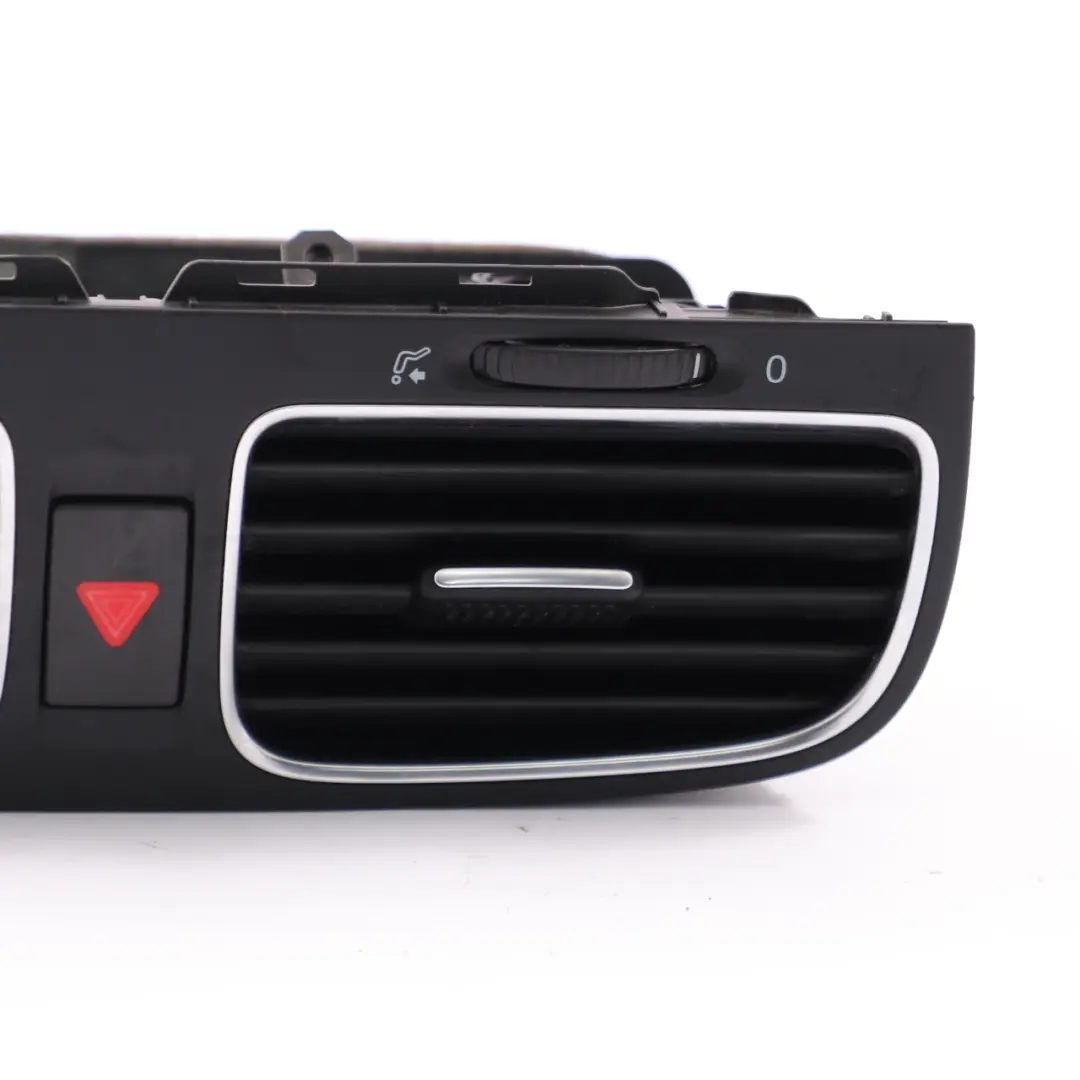 Bocchetta d'aria Cruscotto Centro Ugello Pericolo per VW Volkswagen Golf 6 con numero di parte 5K0819743 VW Volkswagen Golf 6 Bocchetta d'aria Cruscotto Centro Ugello Pericolo - SKU 5K0819743 - Numero di parte 5K0819743