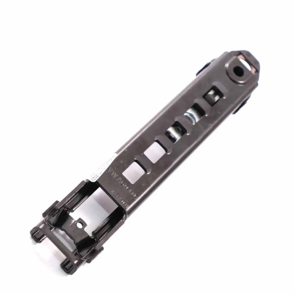 Regolatore altezza cintura sicurezza anteriore sinistro per VW Golf 6 con numero di parte 5K0857819 VW Golf 6 Regolatore altezza cintura sicurezza anteriore sinistro - SKU 5K0857819 - Numero di parte 5K0857819