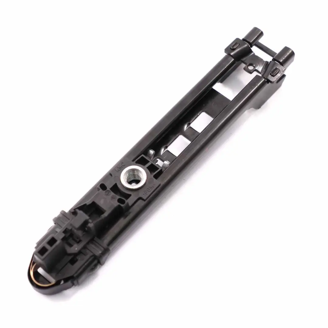 VW Golf MK6 Réglage de la hauteur de la ceinture sécurité avant gauche - SKU 5K0857819 - Numéro de pièce 5K0857819