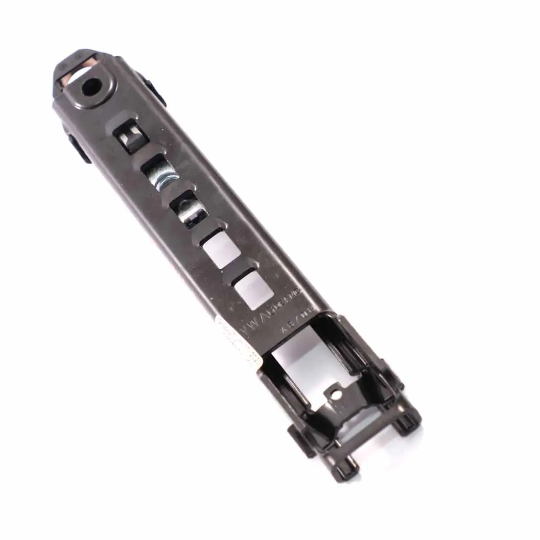 Regolatore altezza cintura sicurezza anteriore sinistro per VW Golf 6 con numero di parte 5K0857819 VW Golf 6 Regolatore altezza cintura sicurezza anteriore sinistro - SKU 5K0857819 - Numero di parte 5K0857819