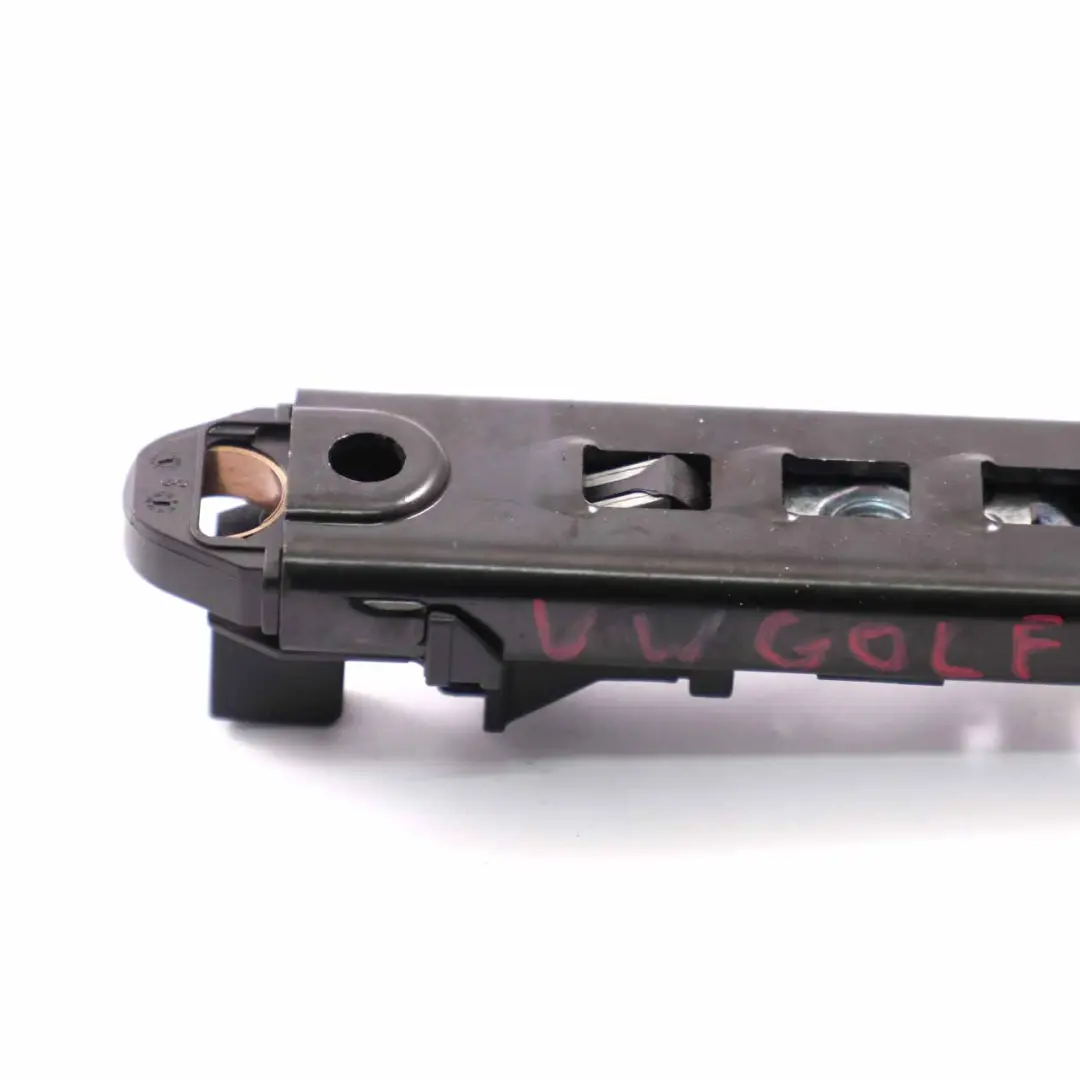 Regolatore altezza cintura sicurezza anteriore sinistro per VW Golf 6 con numero di parte 5K0857819 VW Golf 6 Regolatore altezza cintura sicurezza anteriore sinistro - SKU 5K0857819 - Numero di parte 5K0857819