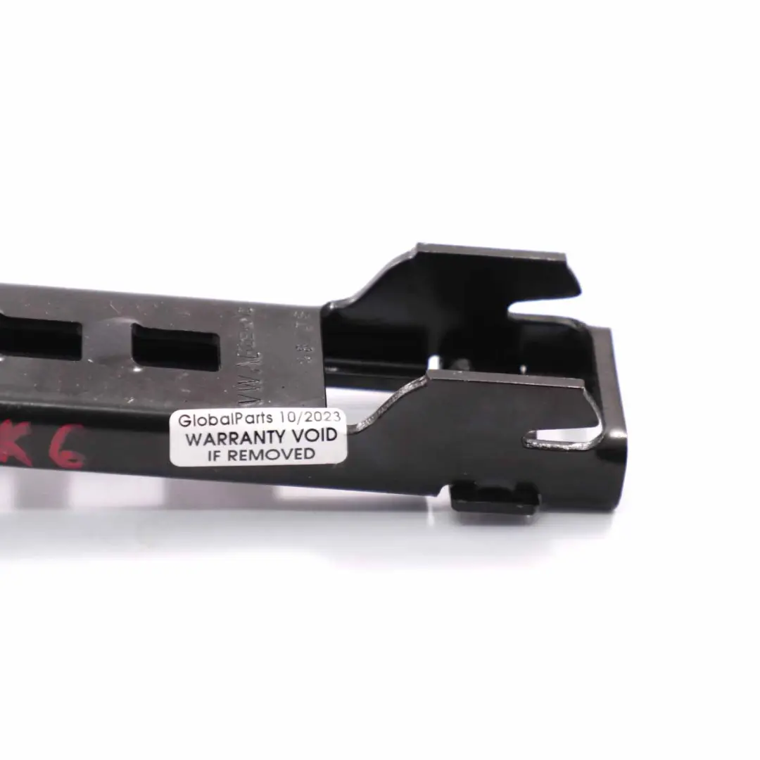 Regulator Pasa Lewy Przód do VW Golf 6 o numerze 5K0857819 VW Golf 6 Regulator Pasa Lewy Przód - SKU 5K0857819 - Numer Części 5K0857819