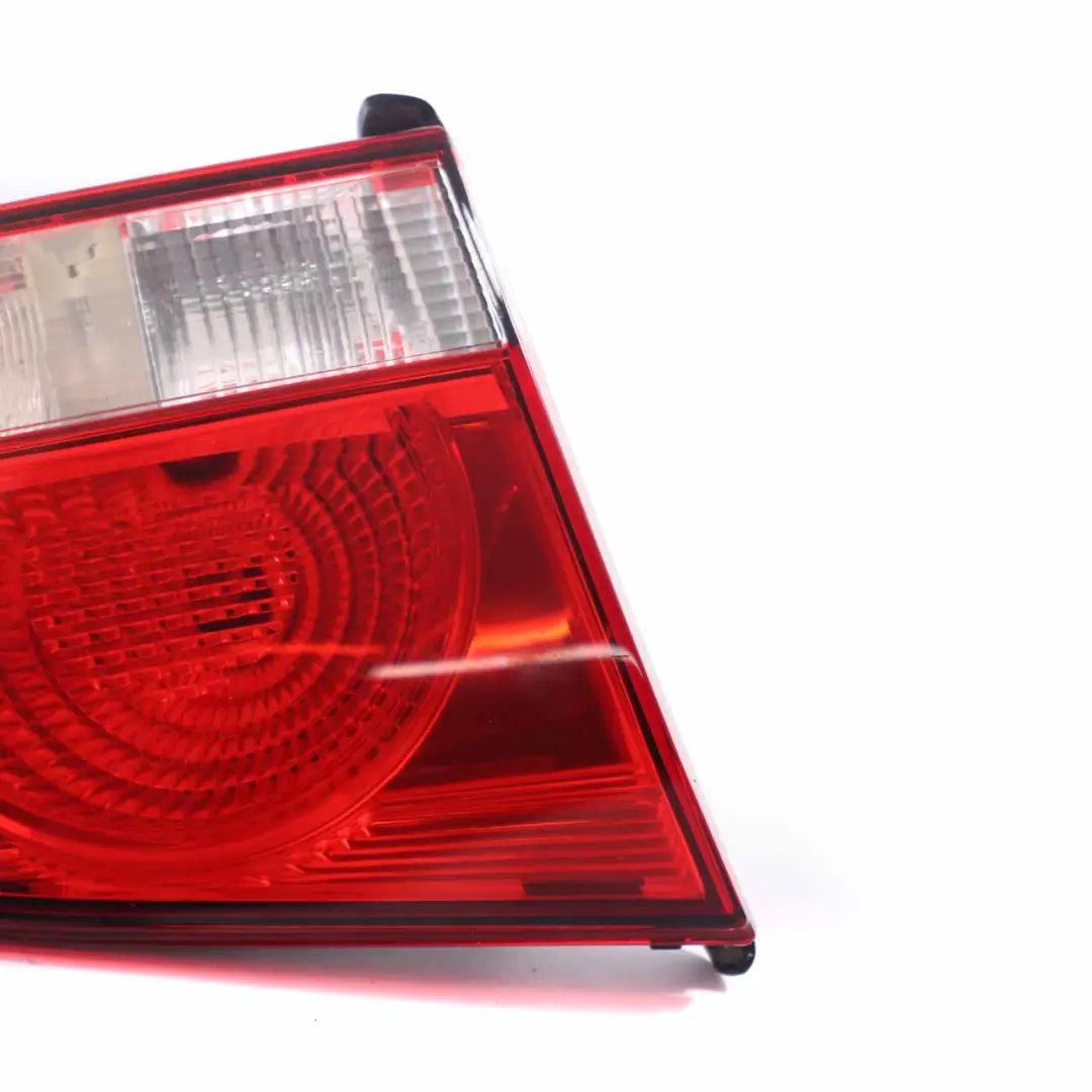 VW Golf VI MK6 Lumière dans couvercle coffre gauche Lampe arrière - SKU 5K0945093AB - Numéro de pièce 5K0945093AB