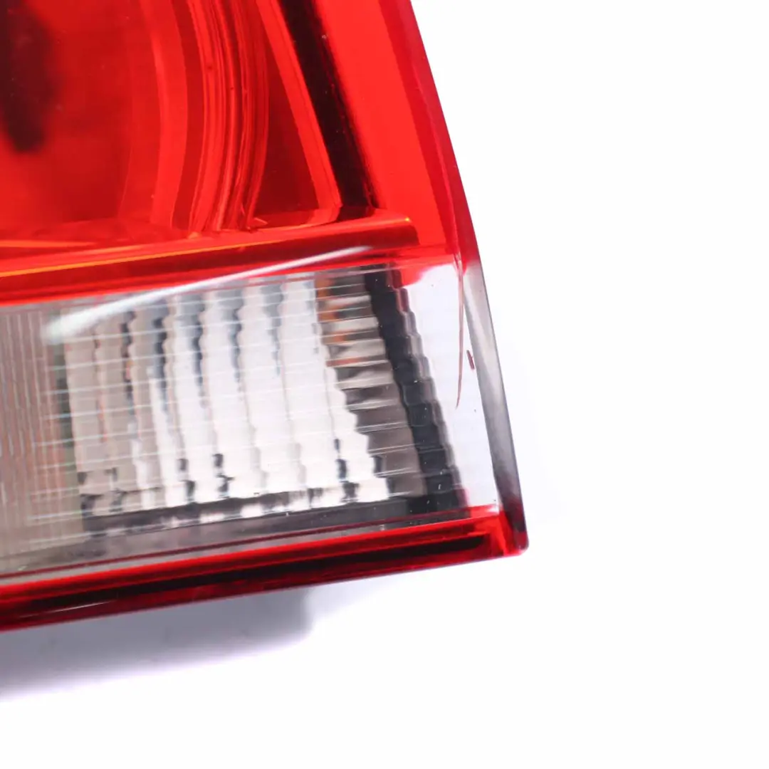 Hinteres Linkes Rücklicht Seitenwandleuchte für VW Volkswagen Golf 6 mit Teilenummer 5K0945111 VW Volkswagen Golf 6 Hinteres Linkes Rücklicht Seitenwandleuchte - SKU 5K0945111 - Teilenummer 5K0945111