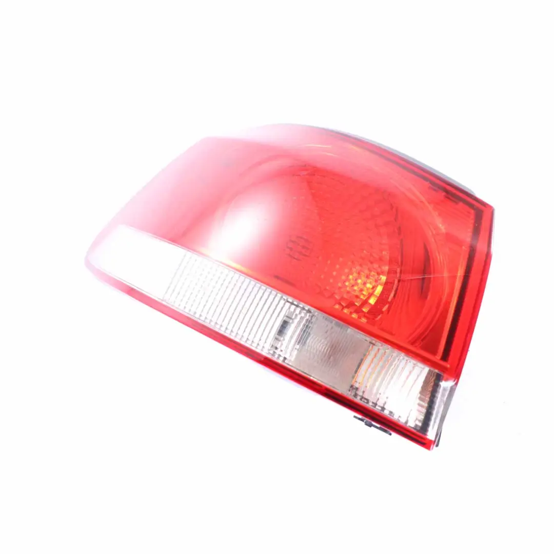 VW Volkswagen Golf 6 Luz Trasera Izquierda Tail Light Side Panel - SKU 5K0945111 - Número de pieza 5K0945111