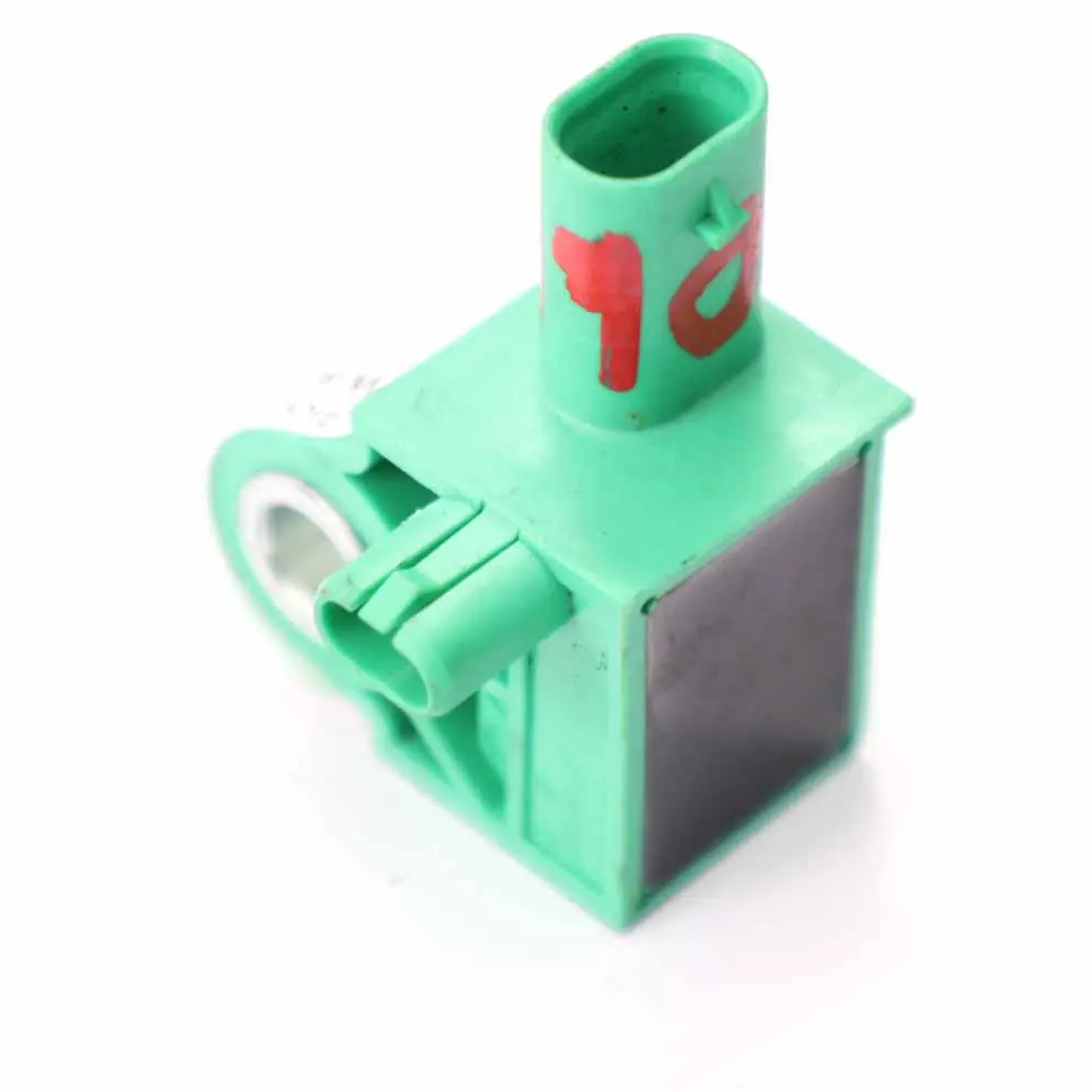 Czujnik Uderzenia Zderzenia Boczny do VW Golf 6 o numerze 5K0959351 VW Golf 6 Czujnik Uderzenia Zderzenia Boczny - SKU 5K0959351 - Numer Części 5K0959351