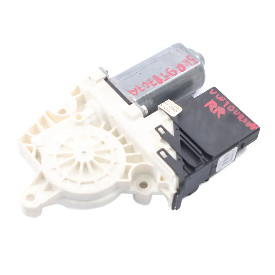 Fensterheber Motor Hintertür Rechts Regler für VW Touran 1T mit Teilenummer 5K0959704A VW Touran 1T Fensterheber Motor Hintertür Rechts Regler - SKU 5K0959704A - Teilenummer 5K0959704A