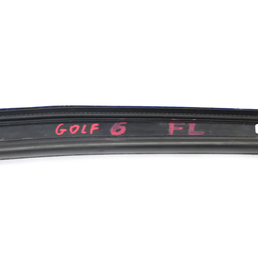 MK6 guarnizione porta anteriore sinistra striscia finestra per VW Golf con numero di parte 5K4837431 VW Golf MK6 guarnizione porta anteriore sinistra striscia finestra - SKU 5K4837431 - Numero di parte 5K4837431