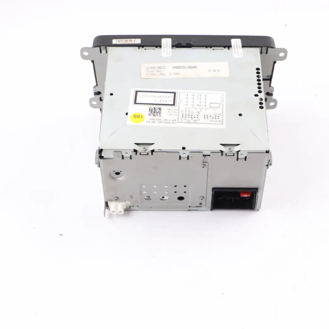 Radio Samochodowe CD RCD310 do VW Volkswagen Golf Polo Passat B6 o numerze 5M0035186AA VW Volkswagen Golf Polo Passat B6 Radio Samochodowe CD RCD310 - SKU 5M0035186AA - Numer Części 5M0035186AA