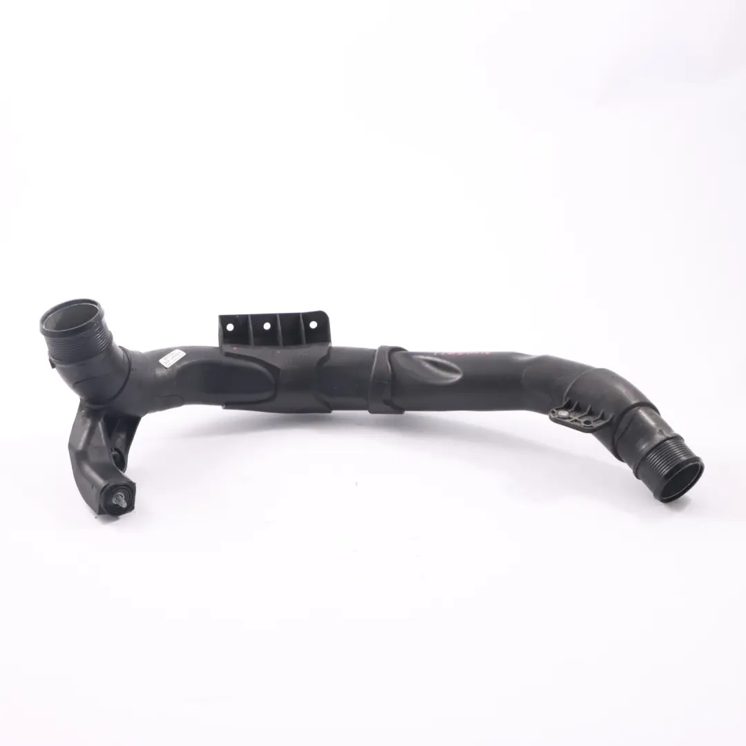 Tuyau d'admission d'air Diesel pour Volkswagen Passat B6 Intercooler à propos du numéro de pièce 5N0145840F Volkswagen Passat B6 Intercooler Tuyau d'admission d'air Diesel - SKU 5N0145840F - Numéro de pièce 5N0145840F