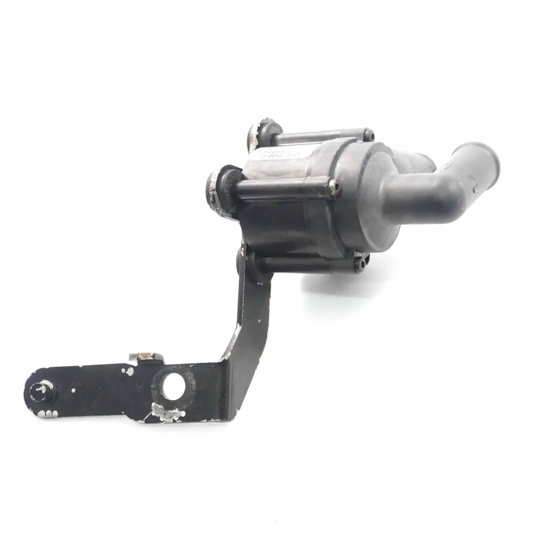 Zusatzwasserpumpe Kühlmittelkreislaufhalterung für Audi A3 8P mit Teilenummer 5N0965561A Audi A3 8P Zusatzwasserpumpe Kühlmittelkreislaufhalterung - SKU 5N0965561A - Teilenummer 5N0965561A