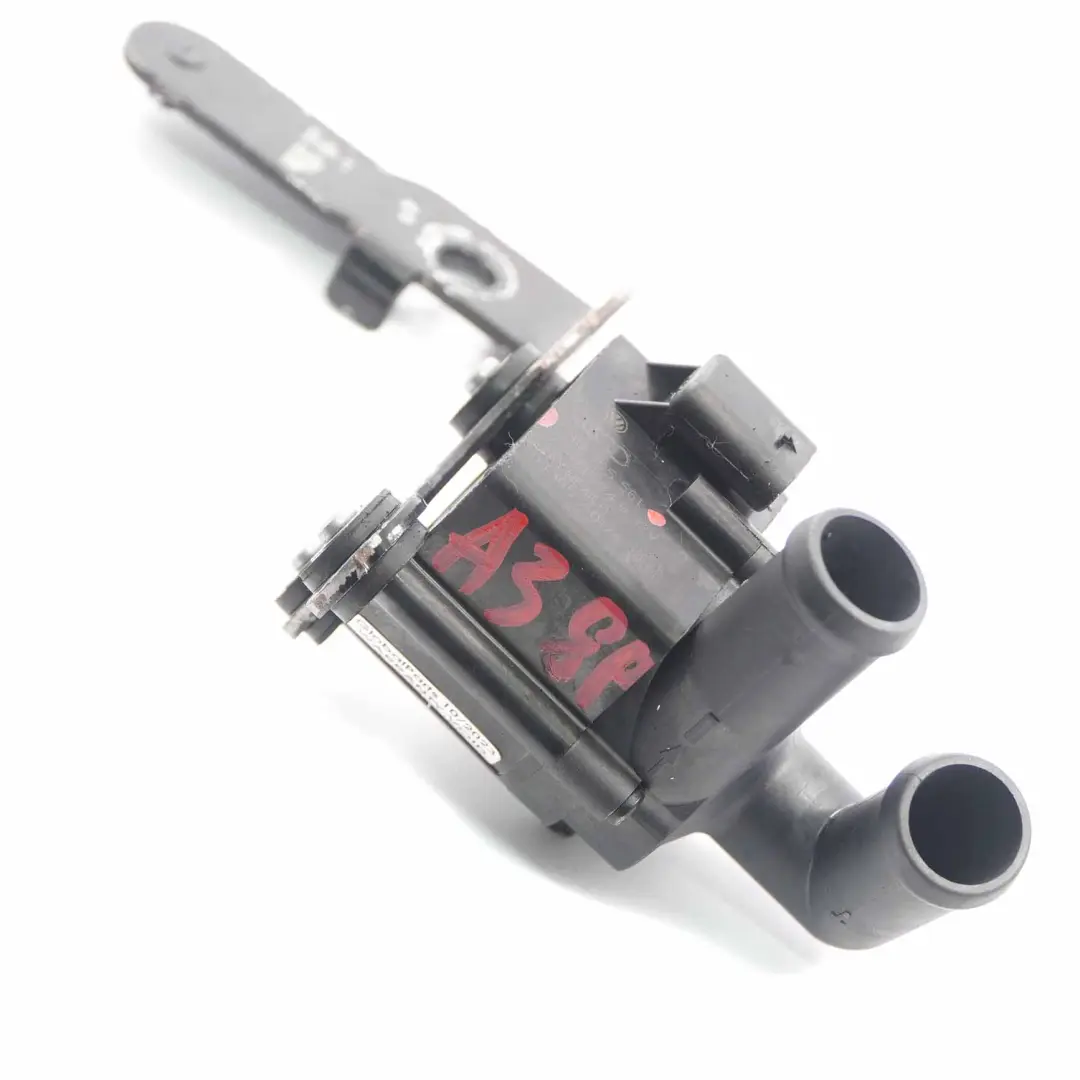 Pompe à eau auxiliaire Support de circulation du liquide pour Audi A3 8P à propos du numéro de pièce 5N0965561A Audi A3 8P Pompe à eau auxiliaire Support de circulation du liquide - SKU 5N0965561A - Numéro de pièce 5N0965561A