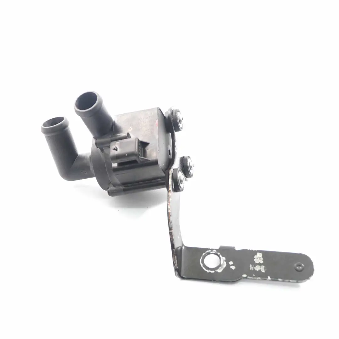 Audi A3 8P Pompe à eau auxiliaire Support de circulation du liquide - SKU 5N0965561A - Numéro de pièce 5N0965561A