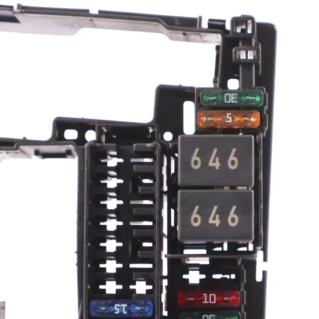 Caja fusibles Compartimento motor Relé para Volkswagen Golf Sportsvan con número de pieza 5Q0937125B Volkswagen Golf Sportsvan Caja fusibles Compartimento motor Relé - SKU 5Q0937125B - Número de pieza 5Q0937125B