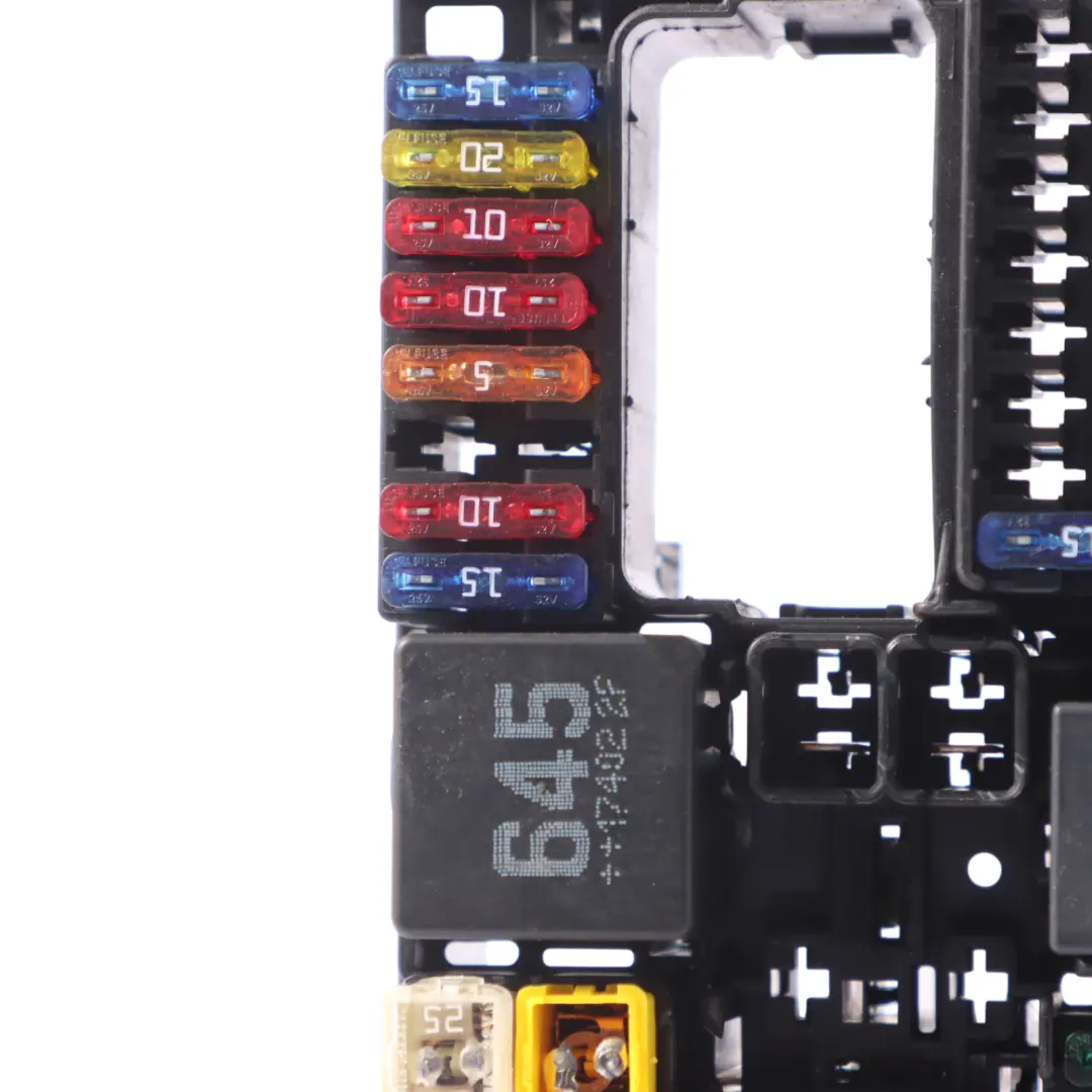 Caja fusibles Compartimento motor Relé para Volkswagen Golf Sportsvan con número de pieza 5Q0937125B Volkswagen Golf Sportsvan Caja fusibles Compartimento motor Relé - SKU 5Q0937125B - Número de pieza 5Q0937125B