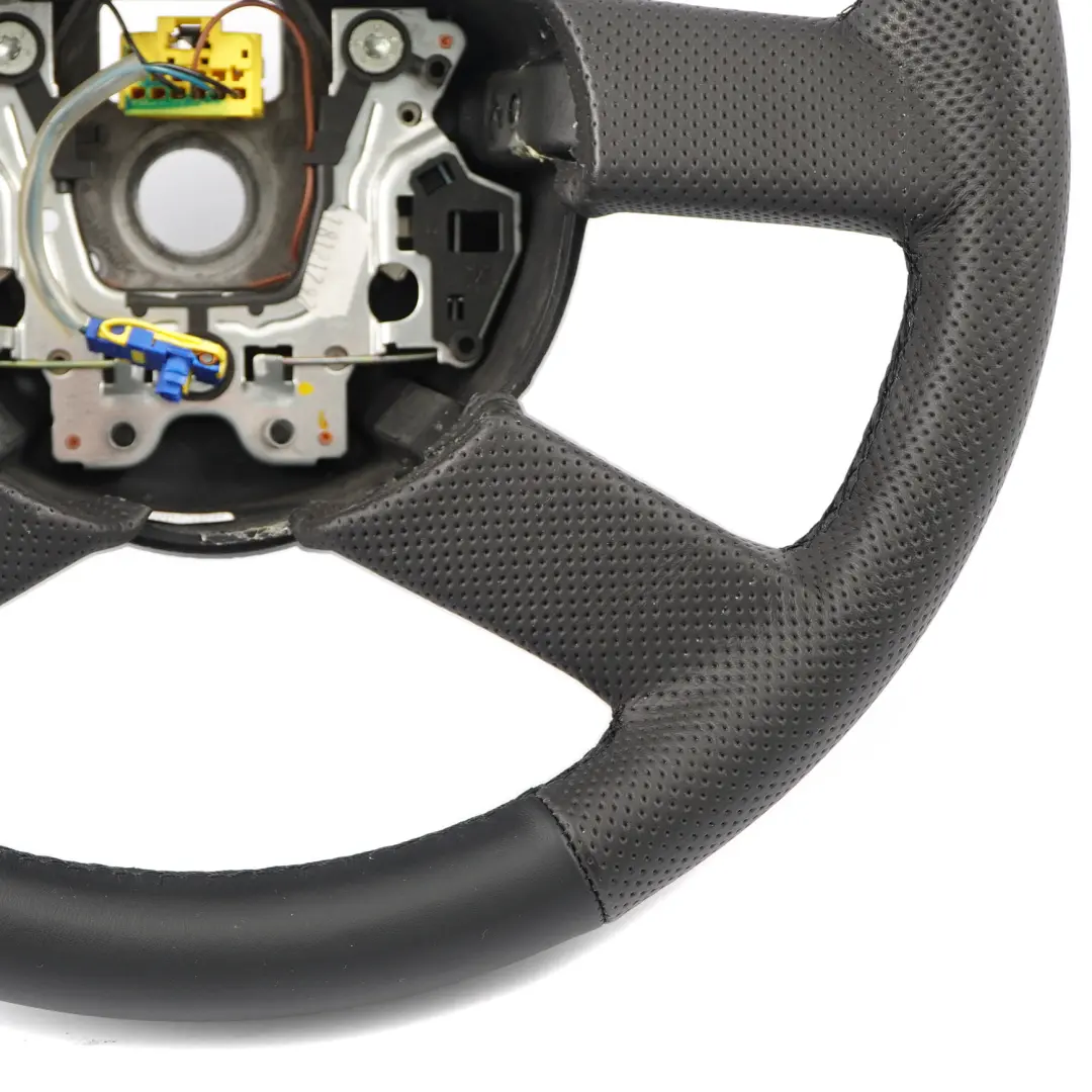 NUOVO Volante in Pelle Nera per VW Volkswagen Polo IV 9N con numero di parte 600419091C VW Volkswagen Polo IV 9N NUOVO Volante in Pelle Nera - SKU 600419091C-1 - Numero di parte 600419091C