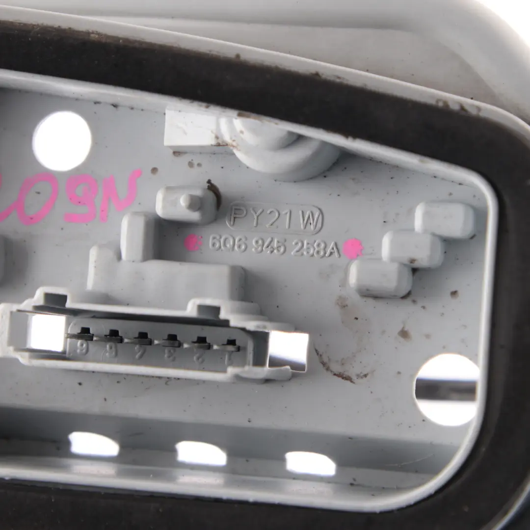 Bulb Socket Rear In Side Panel Light Right O/S to Volkswagen VW Polo 9N with Part number 606945258A Volkswagen VW Polo 9N Bulb Socket Rear In Side Panel Light Right O/S - SKU 606945258A - Part number 606945258A