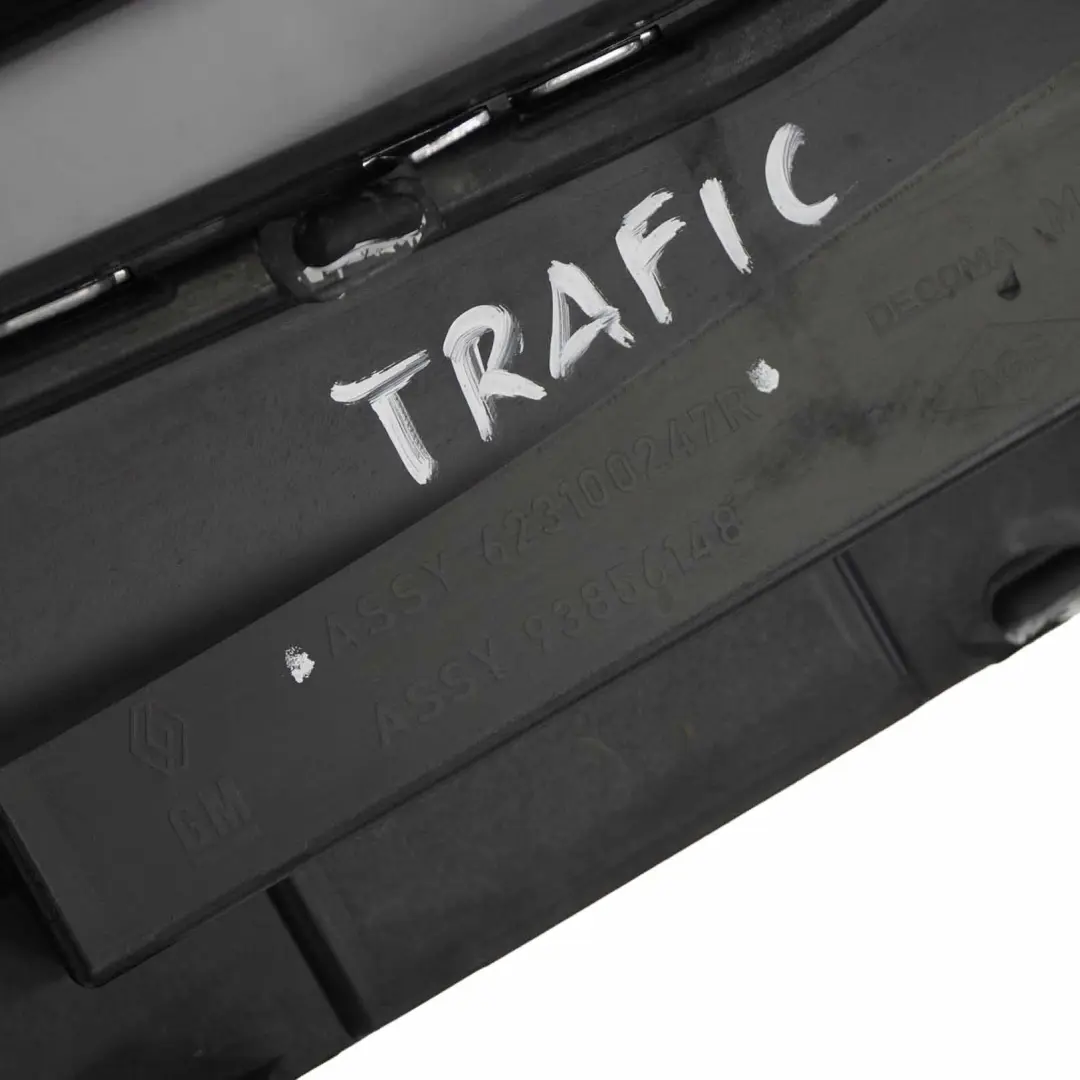 Atrapa Grill Casa White - D31 do Renault Trafic II o numerze 623100247R Renault Trafic II Atrapa Grill Casa White - D31 - SKU 623100247R - Numer Części 623100247R