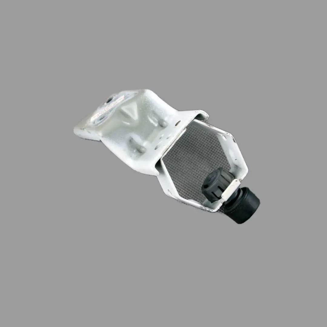 Soporte montaje guardabarros para Mercedes Citan W415 con número de pieza 625588309R Mercedes Citan W415 Soporte montaje guardabarros - SKU 625588309R - Número de pieza 625588309R