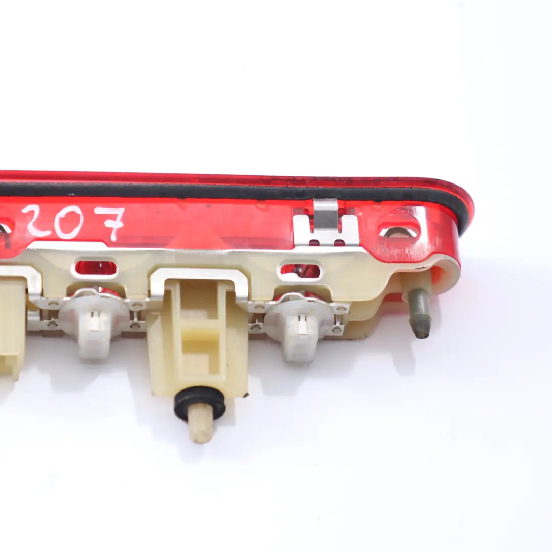 Troisième feu stop Feu stop arrière Feu stop supplémentaire pour Peugeot 207 à propos du numéro de pièce 6350Y2 Peugeot 207 Troisième feu stop Feu stop arrière Feu stop supplémentaire - SKU 6350Y2 - Numéro de pièce 6350Y2