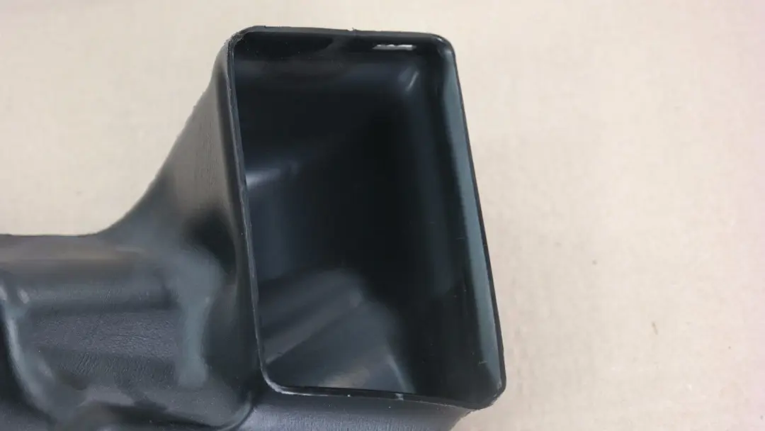 Heizkanal Fussraum Rechts 354972 für BMW X3 er E83 mit Teilenummer 6422354972 BMW X3 er E83 Heizkanal Fussraum Rechts 354972 - SKU 6422354972 - Teilenummer 6422354972