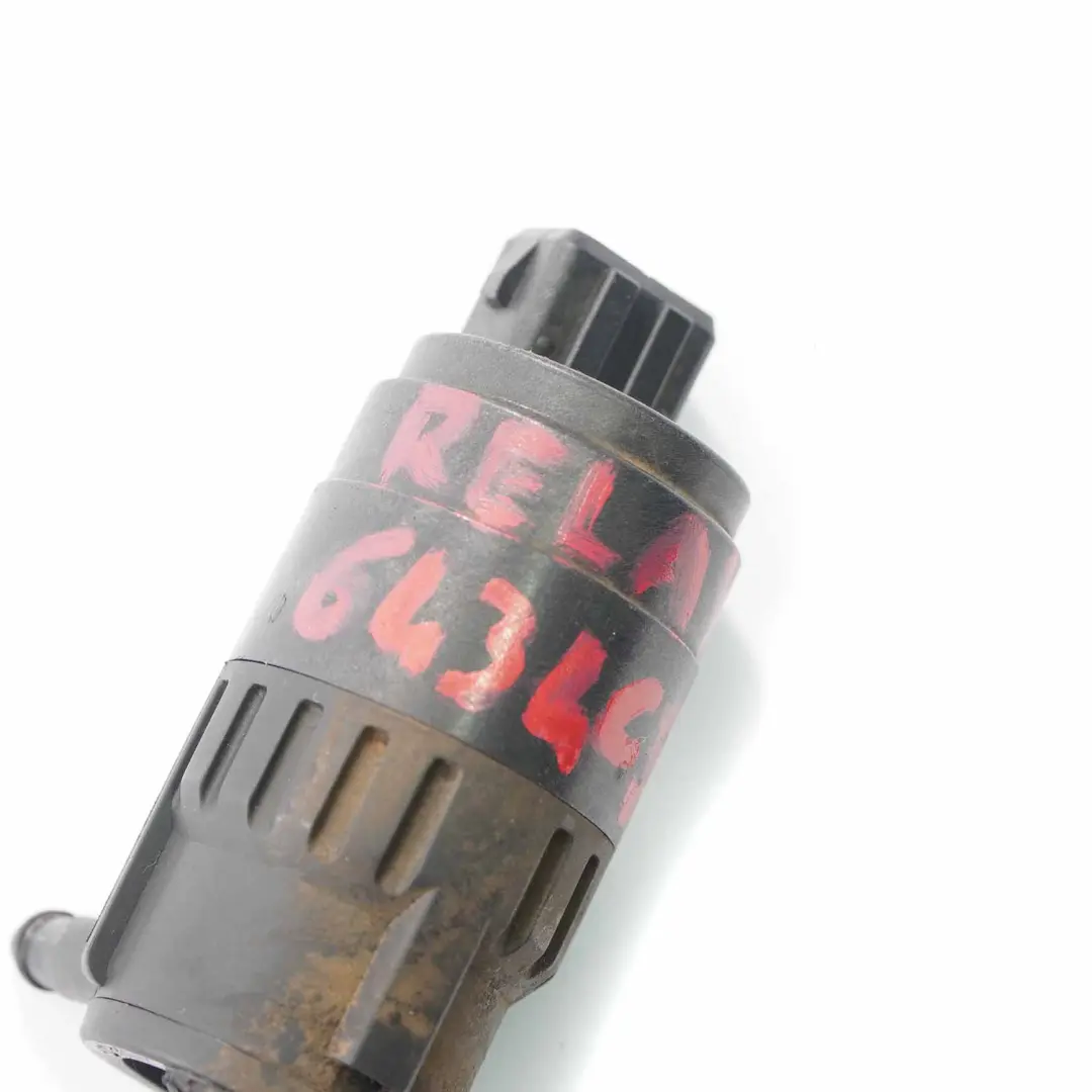 Buse de pulvérisation Fiat Ducato Peugeot Boxer Pompe lave-glace pour à propos du numéro de pièce 6434C5 Buse de pulvérisation Fiat Ducato Peugeot Boxer Pompe lave-glace - SKU 6434C5 - Numéro de pièce 6434C5