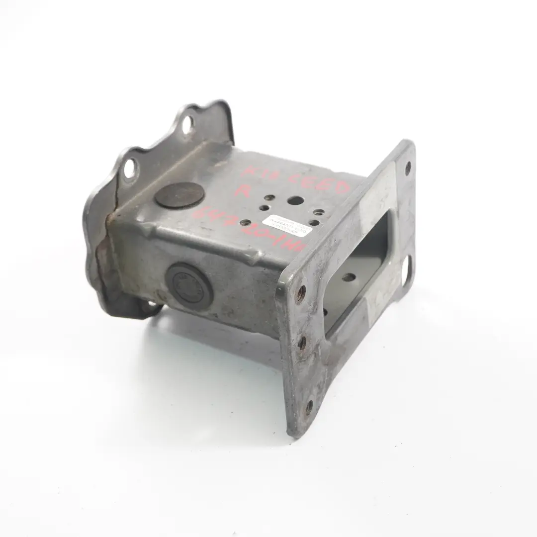 Refuerzo parachoques delantero derecho Portabarras choque para Kia Ceed 1 con número de pieza 64720-1H010 Kia Ceed 1 Refuerzo parachoques delantero derecho Portabarras choque - SKU 64720-1H010 - Número de pieza 64720-1H010