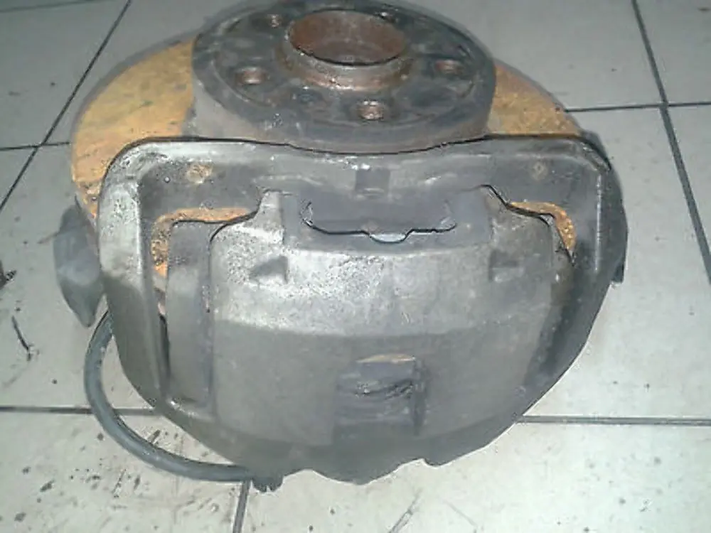 Complete front left brake caliper disc carrier N/S to BMW 7 SERIES E65 E66 with Part number 6750267 BMW 7 SERIES E65 E66 Complete front left brake caliper disc carrier N/S - SKU 6750267 - Part number 6750267