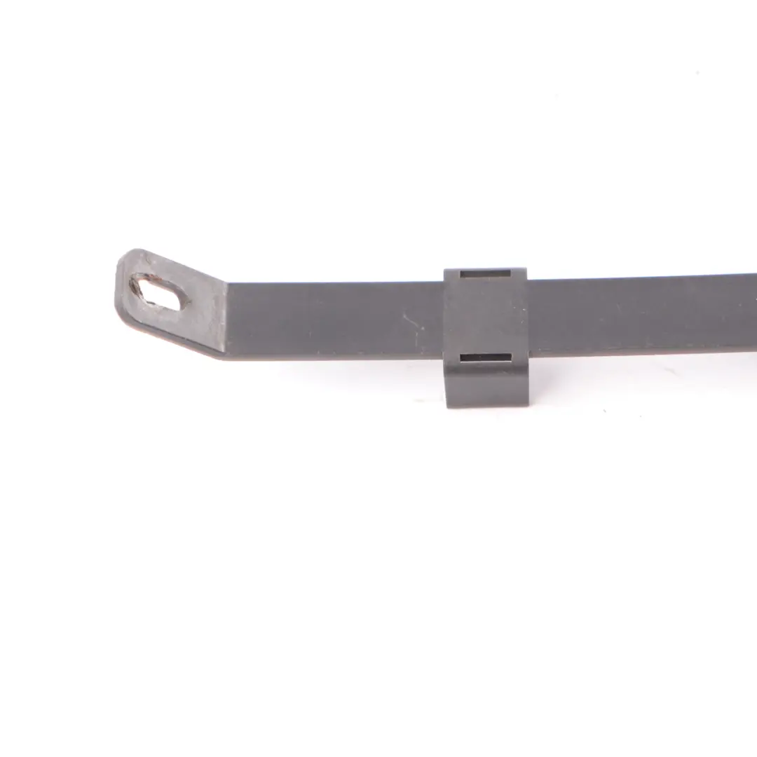 Soporte montaje del módulo control neumáticos traseros para BMW X5 E53 con número de pieza 6751504 BMW X5 E53 Soporte montaje del módulo control neumáticos traseros - SKU 6751504 - Número de pieza 6751504