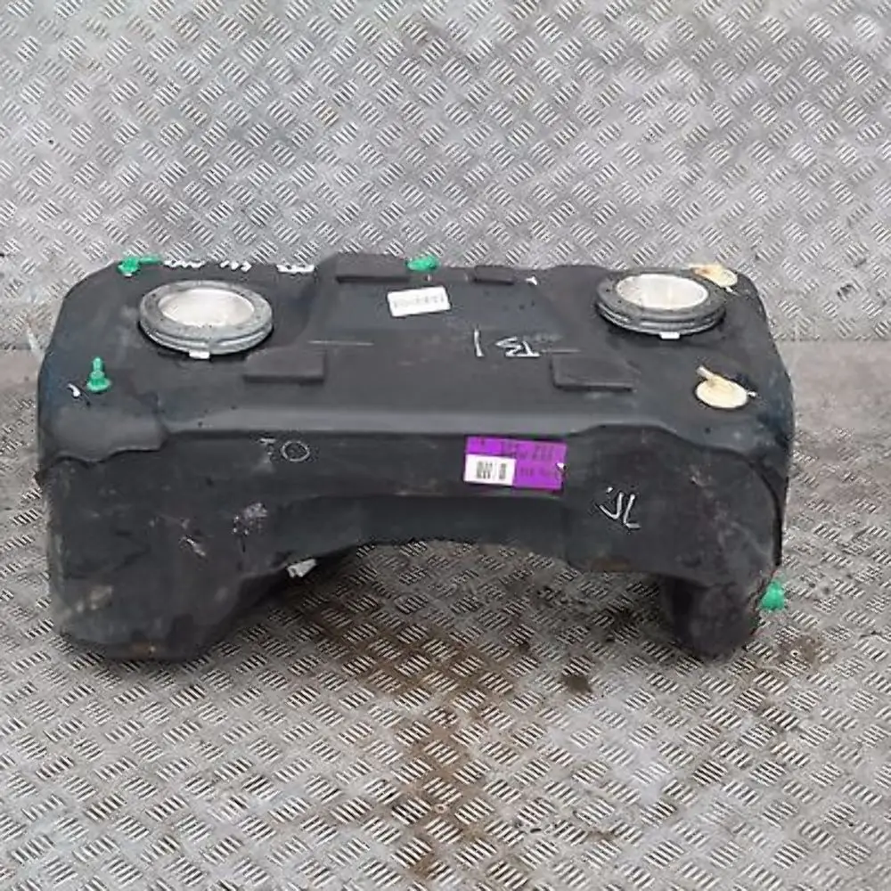 Serbatoio completo in plastica benzina per BMW X5 E53 con numero di parte 16116752552 BMW X5 E53 Serbatoio completo in plastica benzina - SKU 6752552 - Numero di parte 16116752552