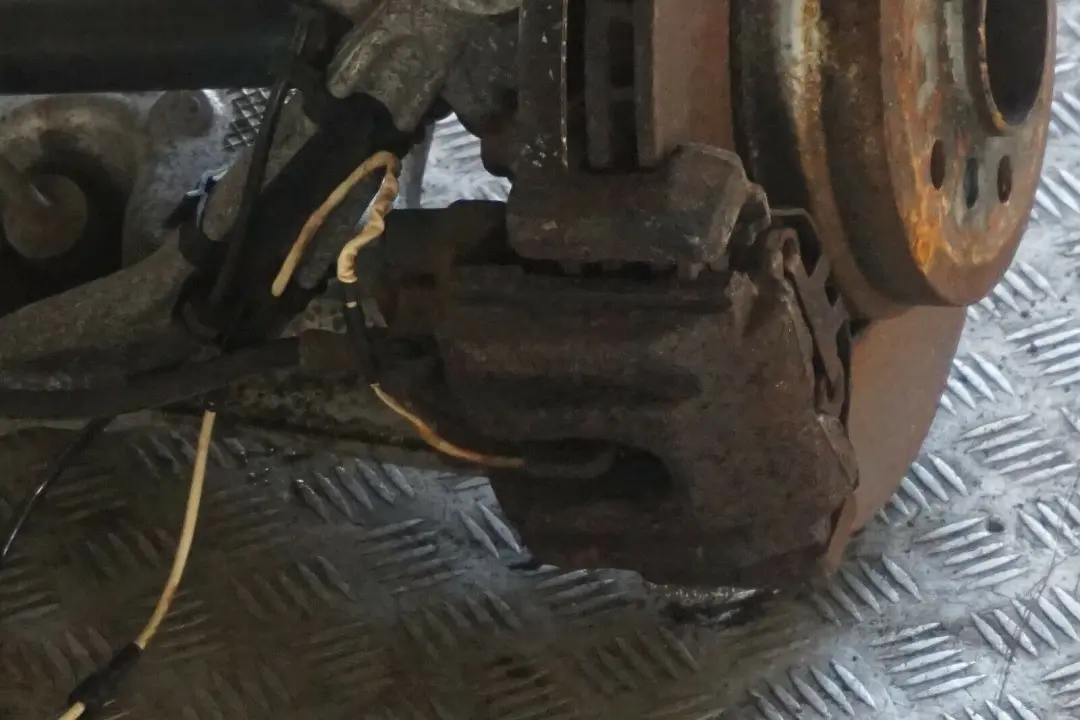 M57N2 231HP Stoßdämpfer Federbein Hinten Rechts Schwenklage für BMW 7 er E66 730Ld mit Teilenummer 6753108 BMW 7 er E66 730Ld M57N2 231HP Stoßdämpfer Federbein Hinten Rechts Schwenklage - SKU 6753108 - Teilenummer 6753108