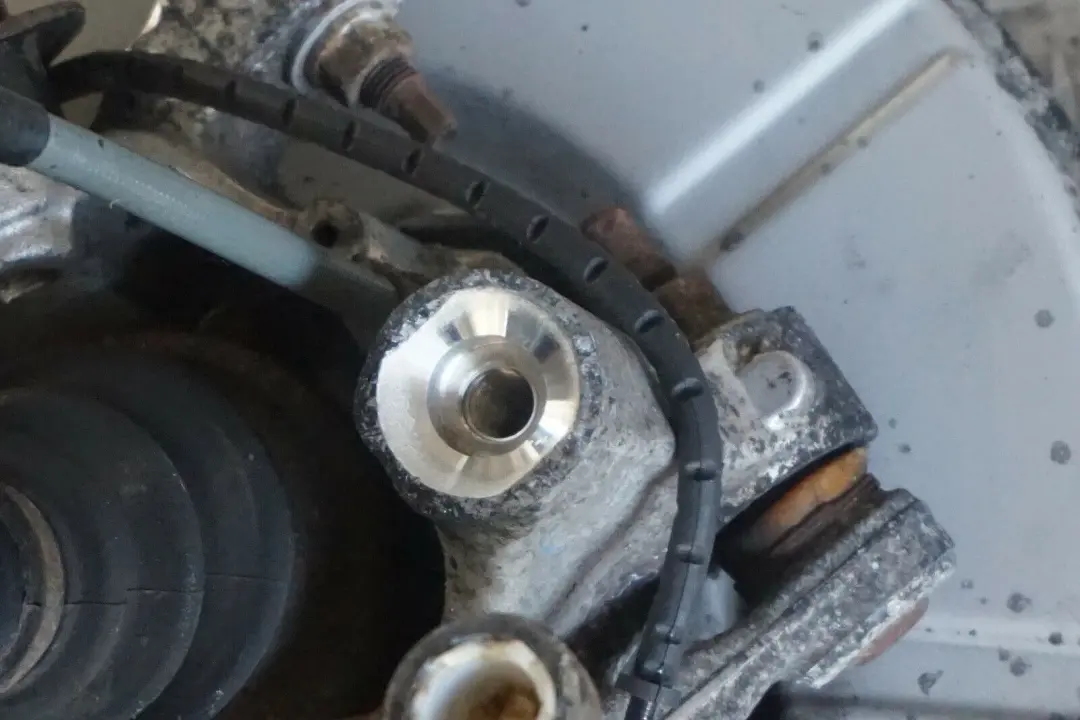 M57N2 231HP Stoßdämpfer Federbein Hinten Rechts Schwenklage für BMW 7 er E66 730Ld mit Teilenummer 6753108 BMW 7 er E66 730Ld M57N2 231HP Stoßdämpfer Federbein Hinten Rechts Schwenklage - SKU 6753108 - Teilenummer 6753108