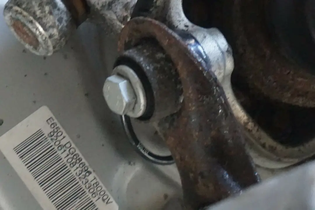 BMW E66 730Ld M57N2 Półoś zwrotnica prawa - SKU 6753108 - Numer Części 6753108