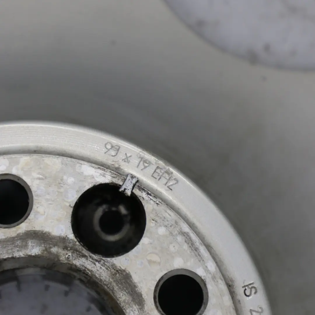 Vorne Alu Felge Alufelge 19" ET:24 9J Sternspeiche 92 für BMW 7 er E65 mit Teilenummer 6753238 BMW 7 er E65 Vorne Alu Felge Alufelge 19" ET:24 9J Sternspeiche 92 - SKU 6753238 - Teilenummer 6753238