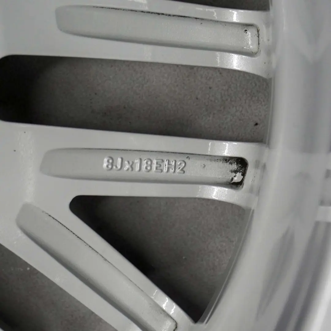 Alufelge Alu Felge 18" Vielspeiche 94 ET:24 8J für BMW 7 er E65 E66 mit Teilenummer 6753240 BMW 7 er E65 E66 Alufelge Alu Felge 18" Vielspeiche 94 ET:24 8J - SKU 6753240-1 - Teilenummer 6753240