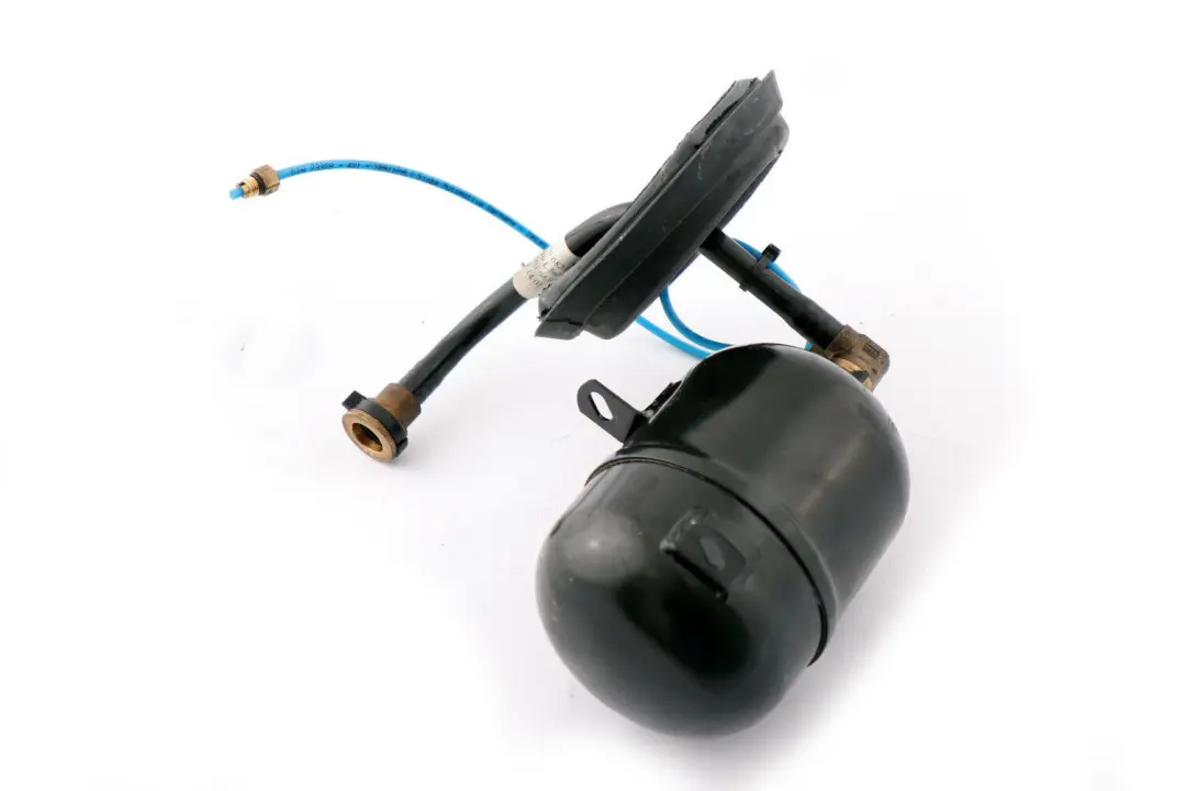 Cylindre réservoir de suspension pneumatique arrière droite pour BMW X5 E53 à propos du numéro de pièce 6755022 BMW X5 E53 Cylindre réservoir de suspension pneumatique arrière droite - SKU 6755022 - Numéro de pièce 6755022