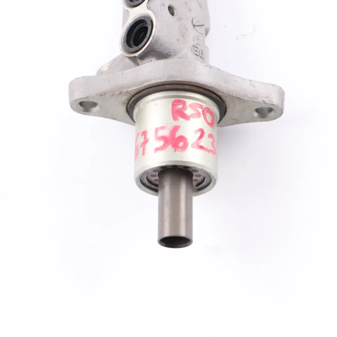 Brake Master Cylinder Pump to Mini Cooper One R50 with Part number 6756233 Mini Cooper One R50 Brake Master Cylinder Pump - SKU 6756233 - Part number 6756233