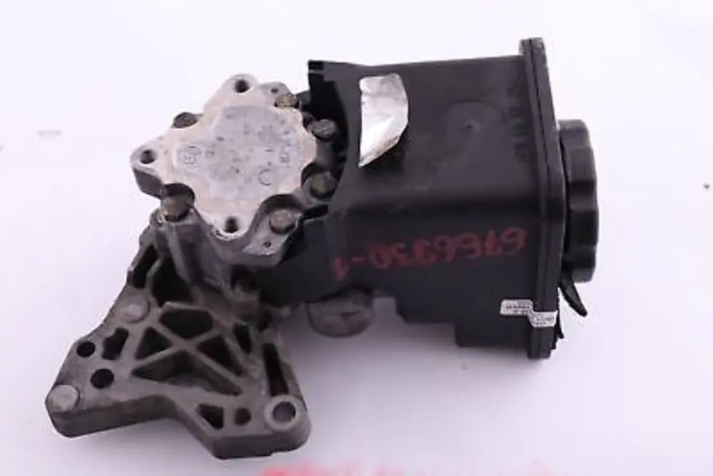 M57 3.0d Automatic Power Steering Pump Diesel to BMW X5 E53 with Part number 6756930 BMW X5 E53 M57 3.0d Automatic Power Steering Pump Diesel - SKU 6756930-1 - Part number 6756930