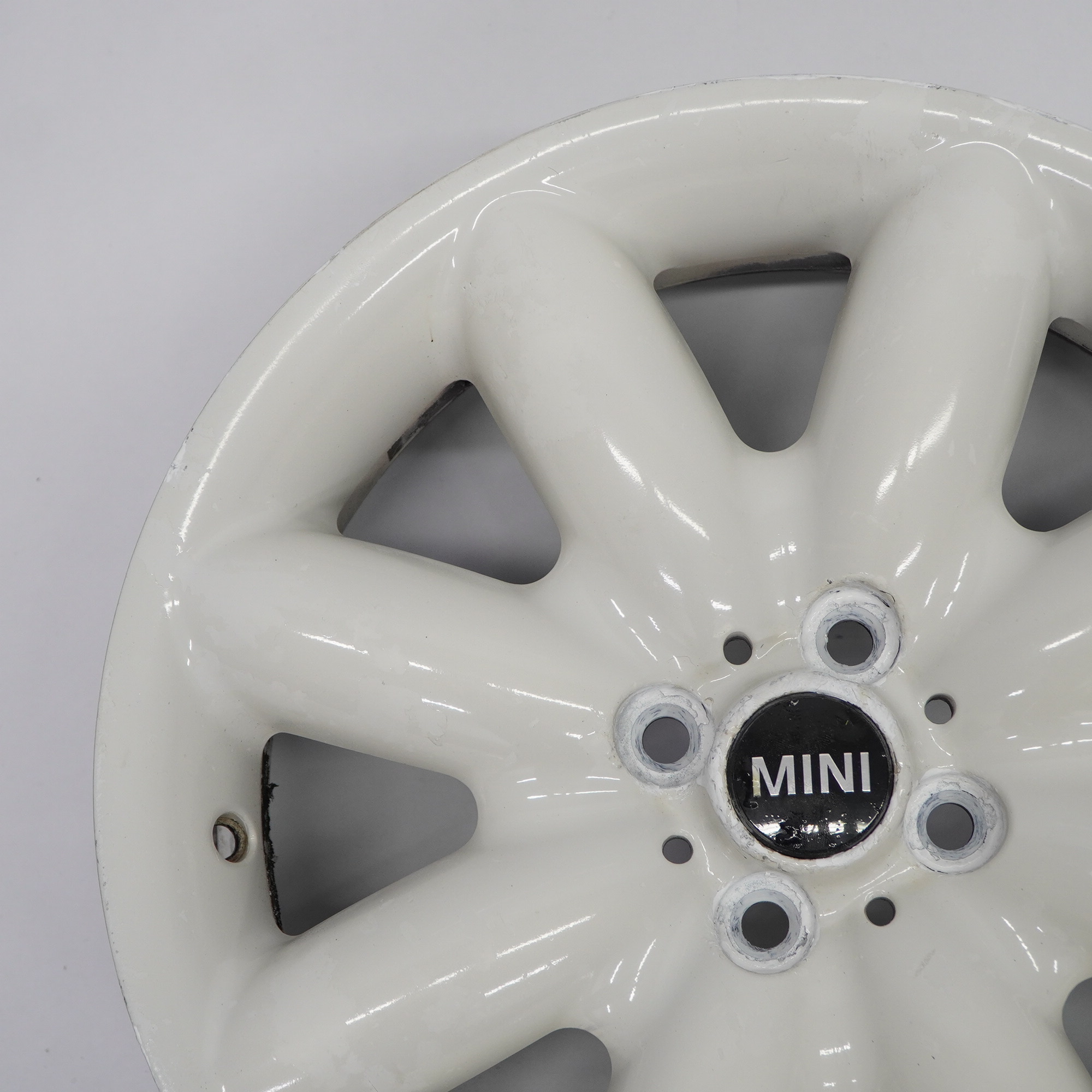 white-wheel-alloy-rim-17-7j-et