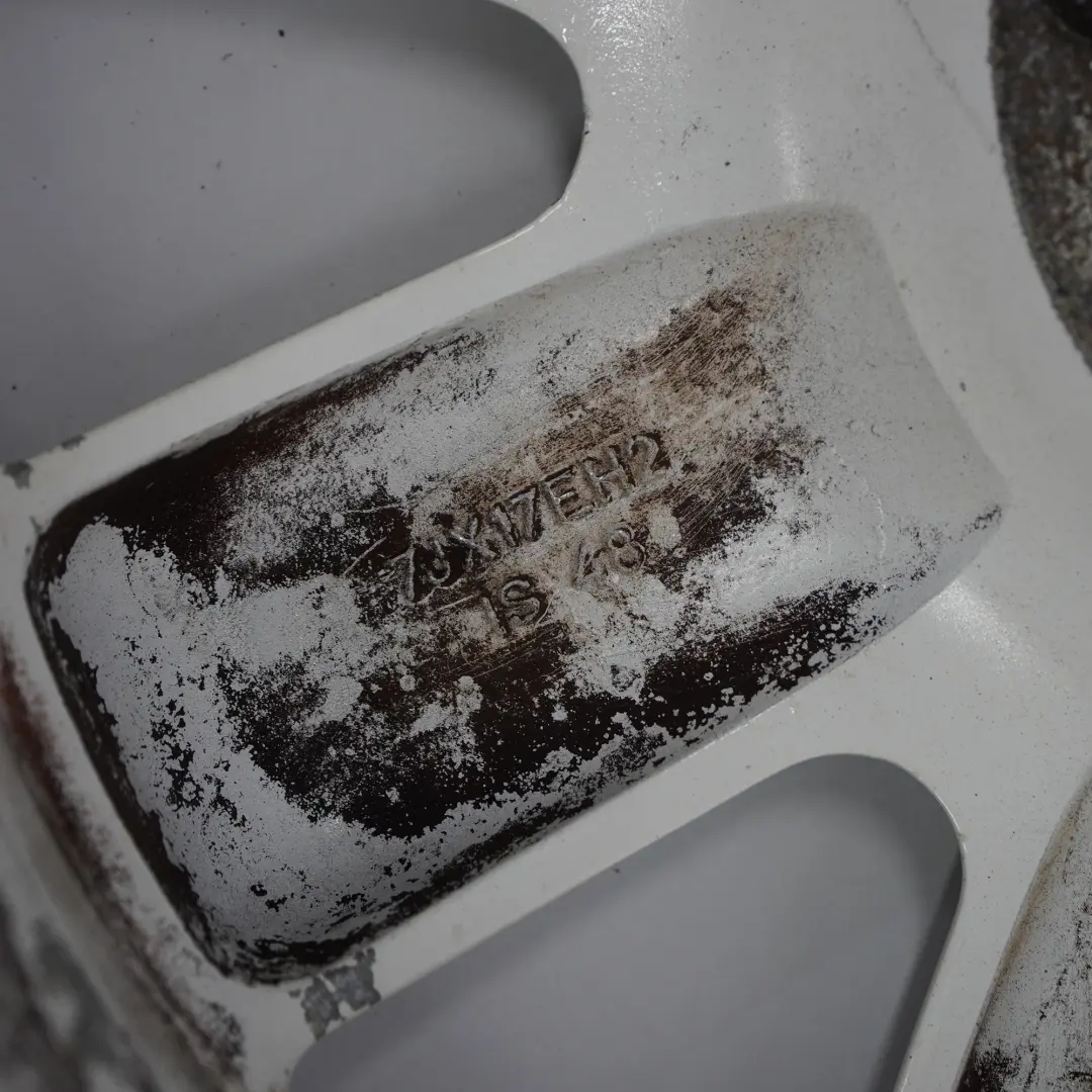 Felga Aluminiowa 17" 7J do Mini R50 R55 R56 o numerze 6757859 Mini R50 R55 R56 Felga Aluminiowa 17" 7J - SKU 6757859-2 - Numer Części 6757859