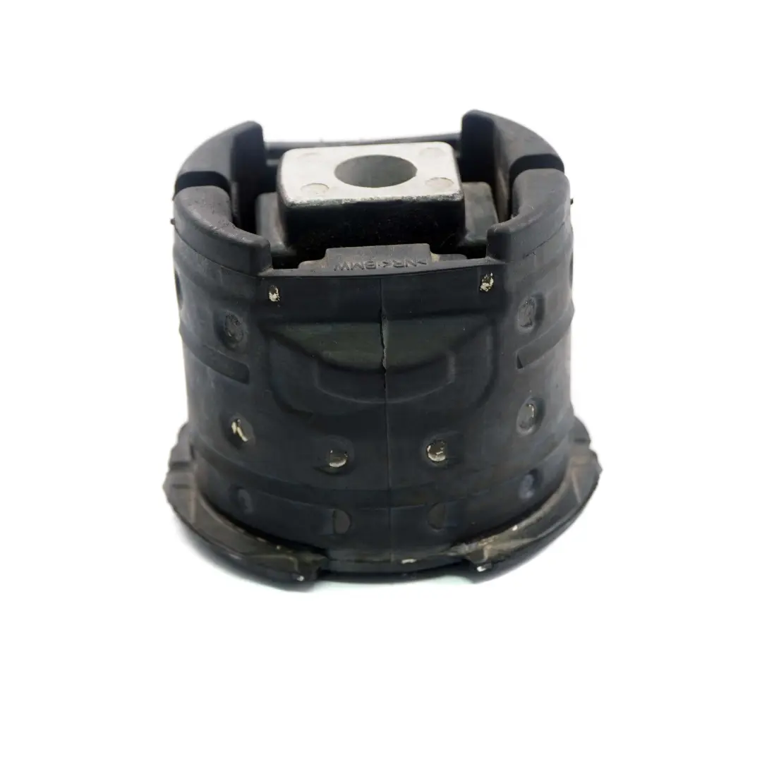 BMW E87 E90 Eje trasero subchasis trasero De montaje De goma De montaje - SKU 6758260 - Número de pieza 6758260