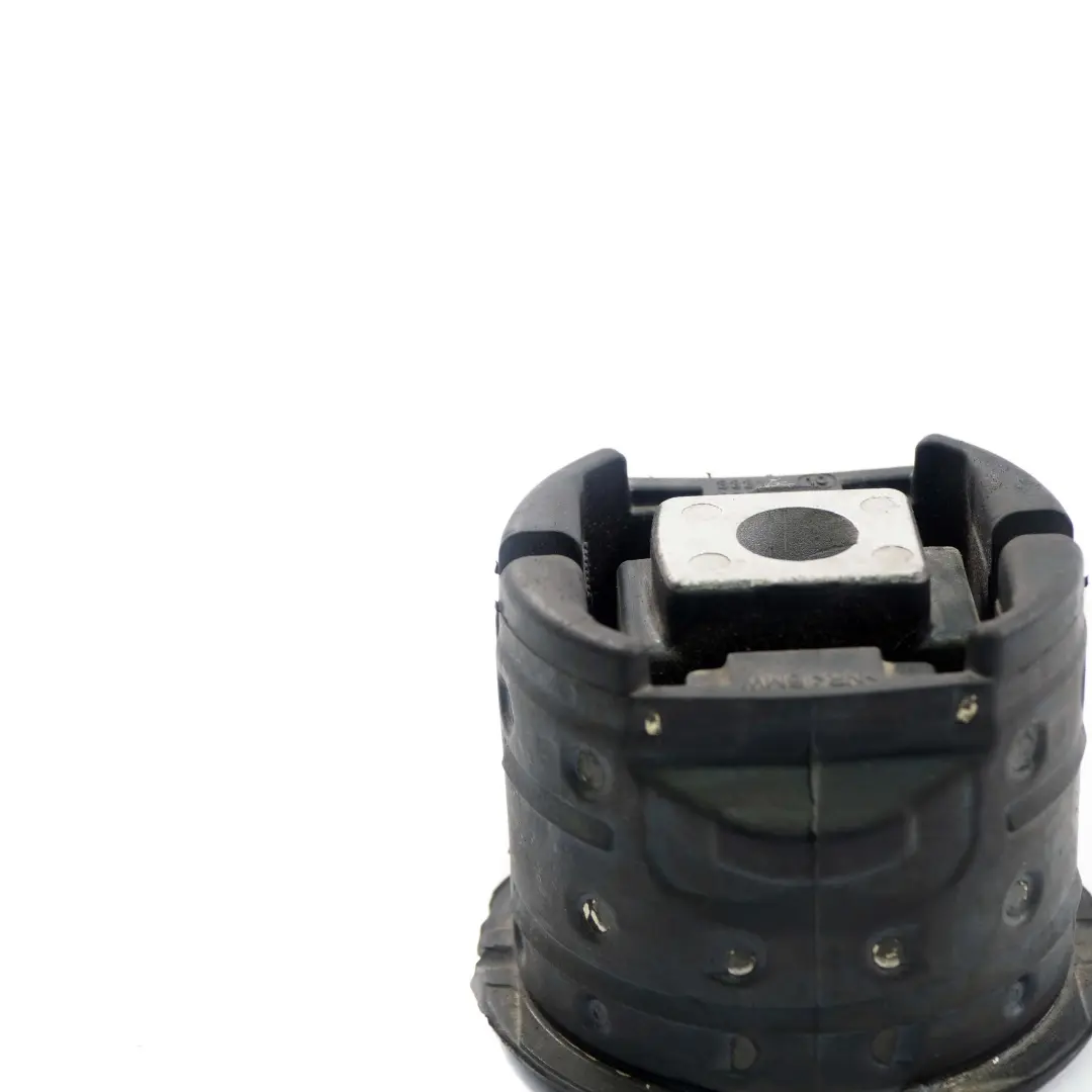 Vettore Asse Posteriore Supporto Cuscinetti Gomma per BMW E81 E87 E90 E91 con numero di parte 6758260 BMW E81 E87 E90 E91 Vettore Asse Posteriore Supporto Cuscinetti Gomma - SKU 6758260 - Numero di parte 6758260