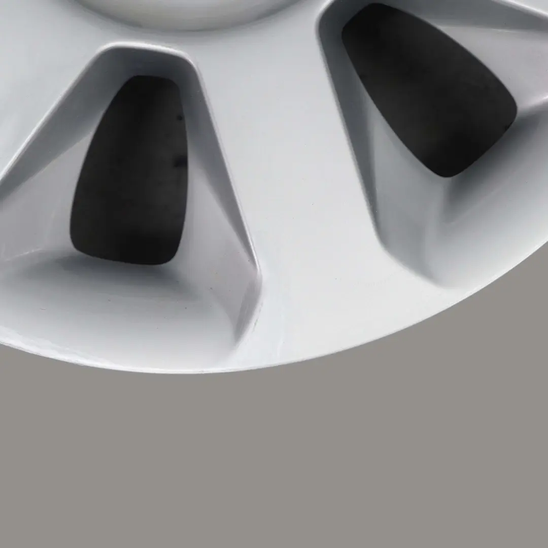 Cerchio In Lega Star Spoke 115 16" 7J Et:20 per BMW E60 E61 con numero di parte 6758774 BMW E60 E61 Cerchio In Lega Star Spoke 115 16" 7J Et:20 - SKU 6758774-4 - Numero di parte 6758774