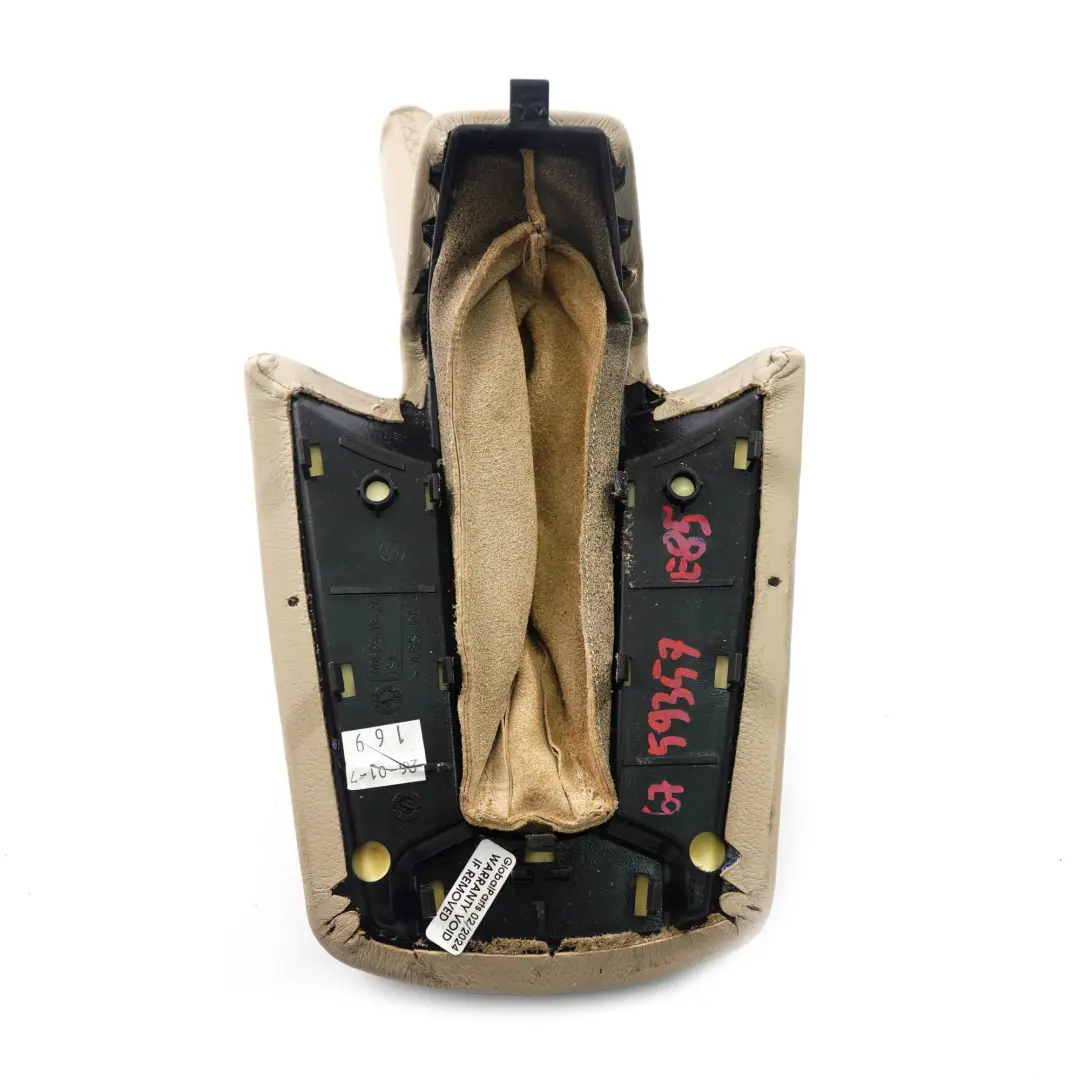 Copertura leva freno mano BMW Z4 E85 E86 Ghetta freno stazionamento pelle Beige per con numero di parte 6759357 Copertura leva freno mano BMW Z4 E85 E86 Ghetta freno stazionamento pelle Beige - SKU 6759357 - Numero di parte 6759357