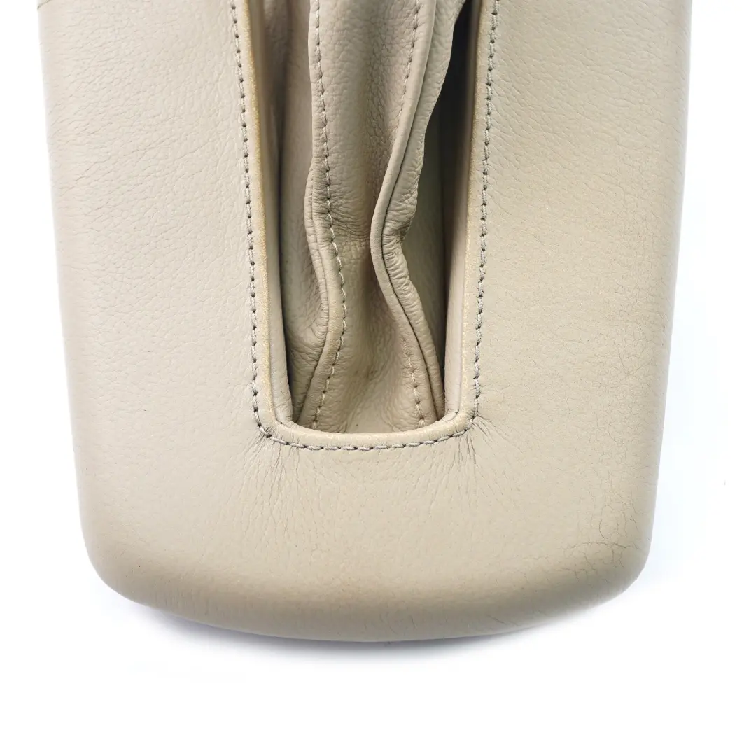 Copertura leva freno mano BMW Z4 E85 E86 Ghetta freno stazionamento pelle Beige per con numero di parte 6759357 Copertura leva freno mano BMW Z4 E85 E86 Ghetta freno stazionamento pelle Beige - SKU 6759357 - Numero di parte 6759357