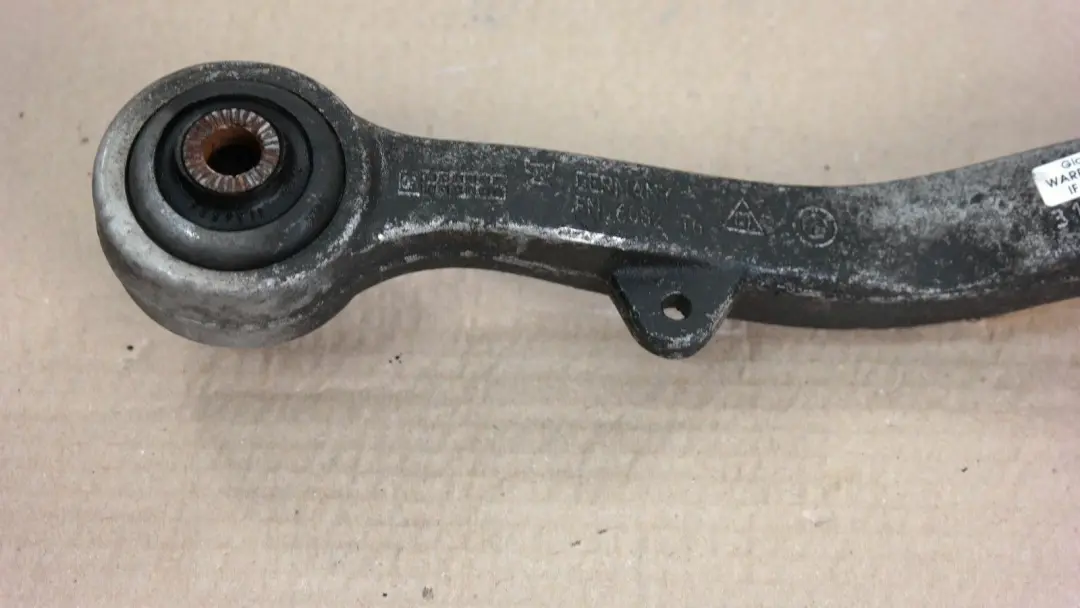 Wishbone brazo De control De traccion delantero derecho para BMW E60 con número de pieza 6760182 BMW E60 Wishbone brazo De control De traccion delantero derecho - SKU 6760182 - Número de pieza 6760182