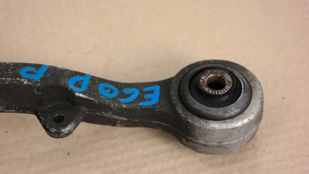 Wishbone brazo De control De traccion delantero derecho para BMW E60 con número de pieza 6760182 BMW E60 Wishbone brazo De control De traccion delantero derecho - SKU 6760182 - Número de pieza 6760182