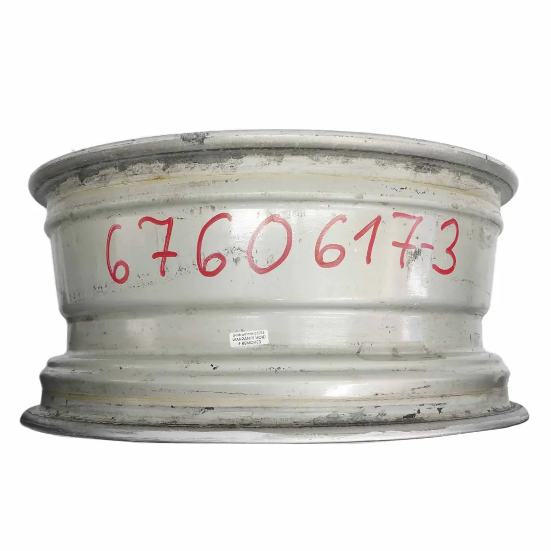 Cerchio in lega argento 18" 8J ET:20 Star Spoke 124 per BMW Serie 5 E60 E61 con numero di parte 6760617 BMW Serie 5 E60 E61 Cerchio in lega argento 18" 8J ET:20 Star Spoke 124 - SKU 6760617-3 - Numero di parte 6760617