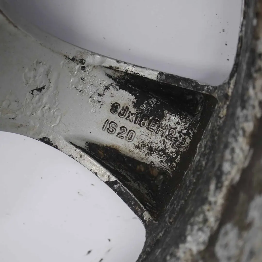 Llanta aleación de plata 18 "8J ET:20 Star Spoke 124 para BMW Serie 5 E60 E61 con número de pieza 6760617 BMW Serie 5 E60 E61 Llanta aleación de plata 18 "8J ET:20 Star Spoke 124 - SKU 6760617-4 - Número de pieza 6760617