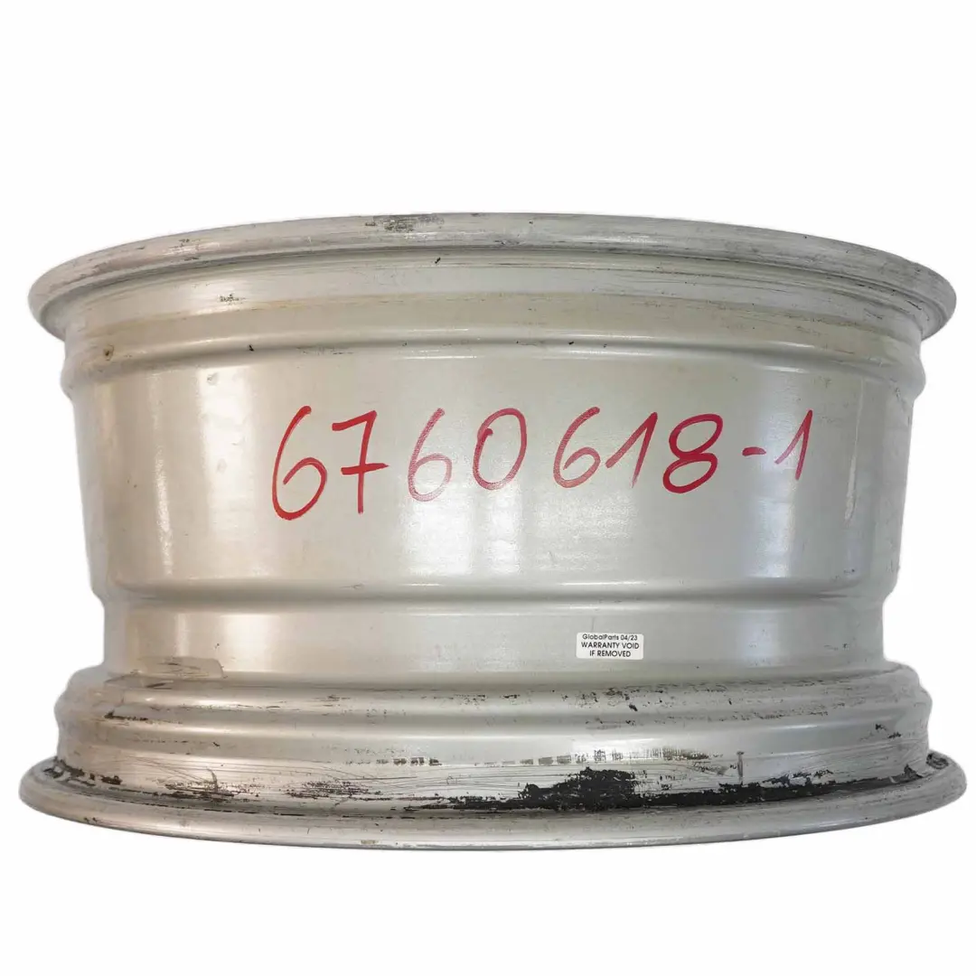 Silber Alu Felge Alufelge 18" Sternspeiche 124 9J ET:32 für BMW E60 mit Teilenummer 6760618 BMW E60 Silber Alu Felge Alufelge 18" Sternspeiche 124 9J ET:32 - SKU 6760618-1 - Teilenummer 6760618